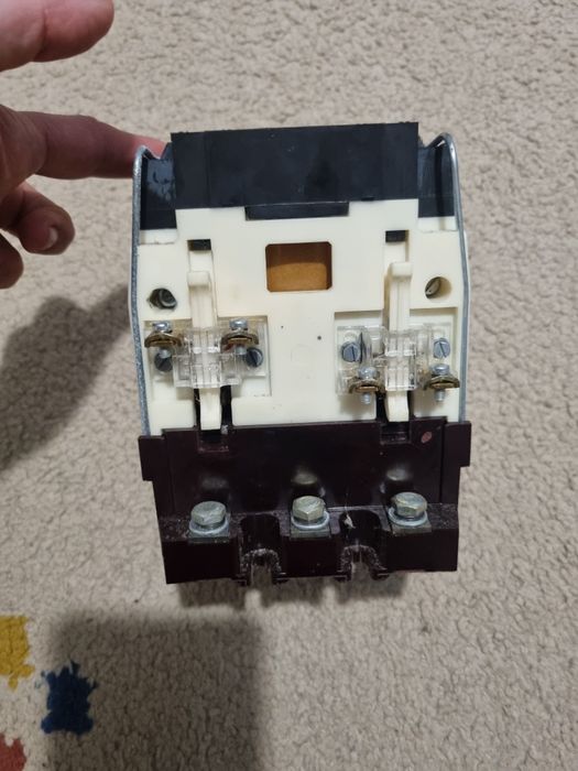 Контактор чешки V63 EO