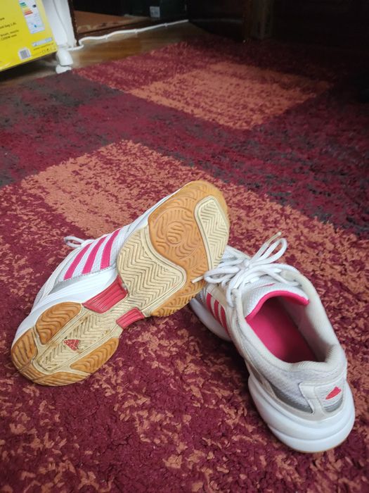 Adidasi marca Adidas