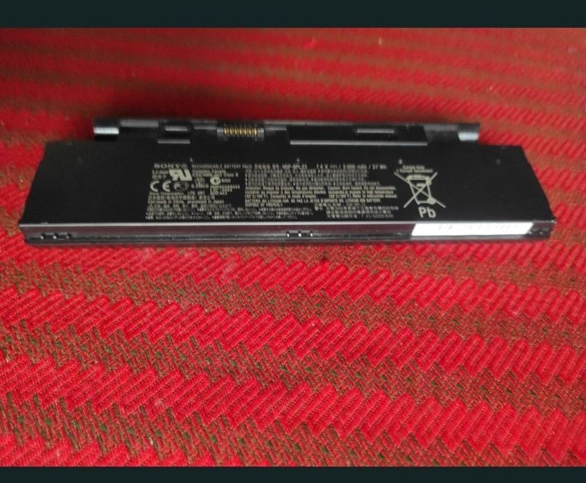 Acumulator de 5000 mAh pentru notebook, minilaptop Sony, în stare perfectă de funcționare.