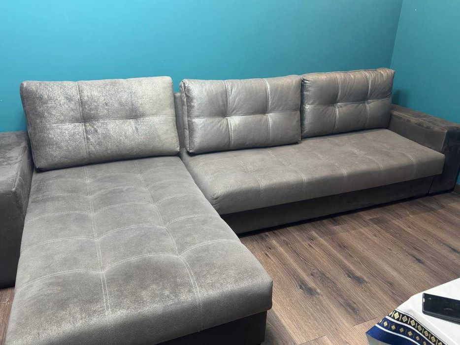 Диван с оттоманкой