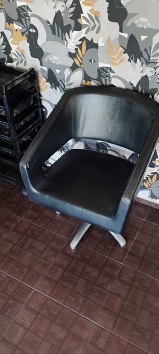 Mobilier/Aparatura salon Infrumusetare