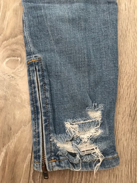 Blugi rupți Bershka nr.40