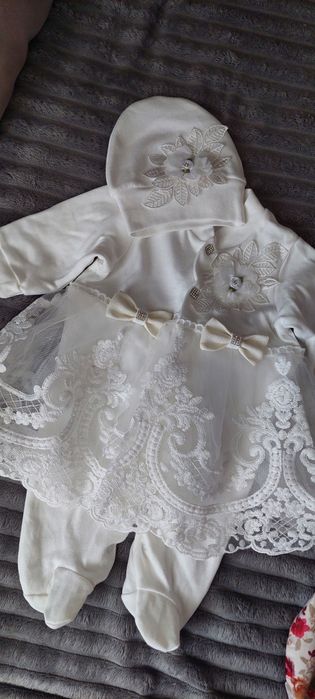 Продам костюмчик на девочку