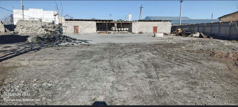 SROCHNA Sex sotiladi, sex tayyor ichida 5 tonn kranlar ishlab turibdi.