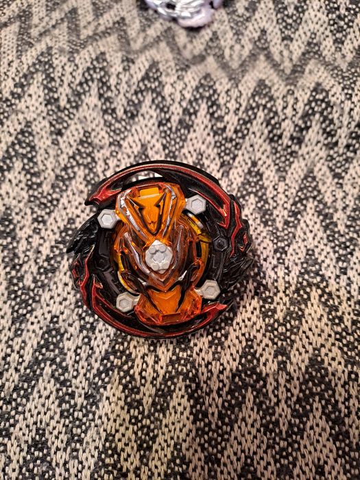 Игрушка бэйблэйд