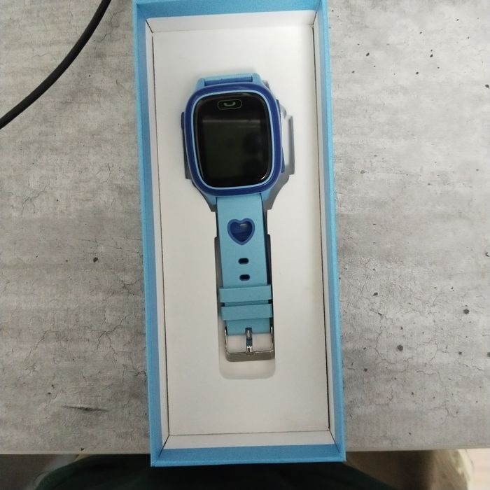 Продам часы детские новый