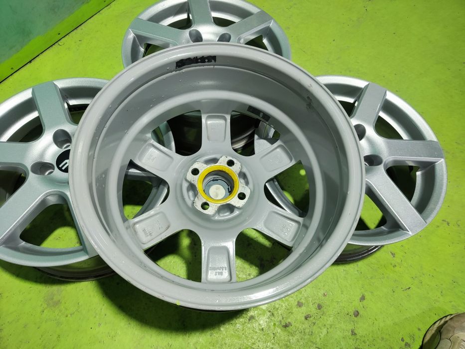 16 4x100 Renault Dacia лети джанти 4х100