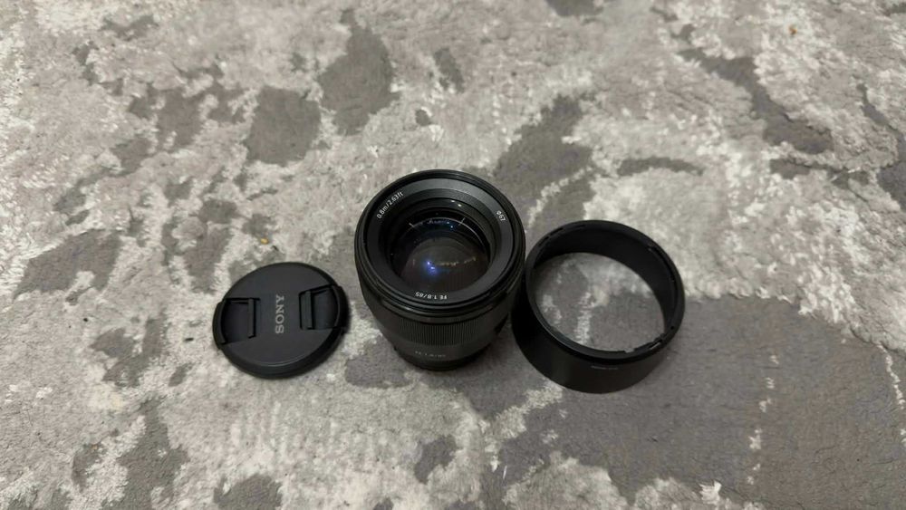Obiectiv Foto Sony FE 85mm F1.8 (conditii foarte bune)