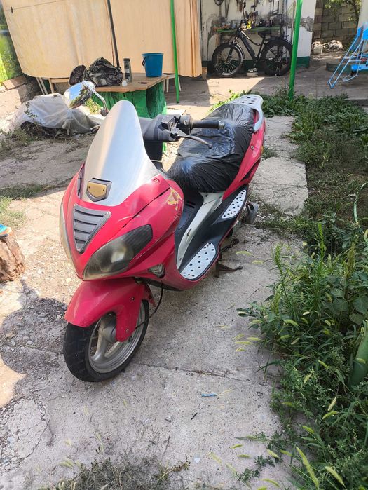 Скутер 150 куб Jonway astro