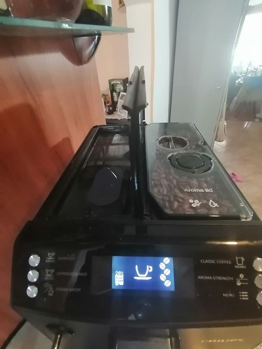 Vând expresor de cafea Philips.Stare perfectă de funcționare.