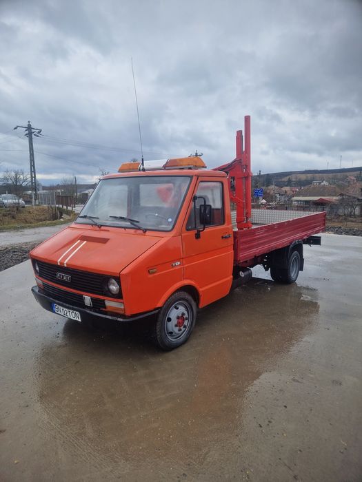 Vînd camionetă fiat 3.5t cu macara ridică 1200kg