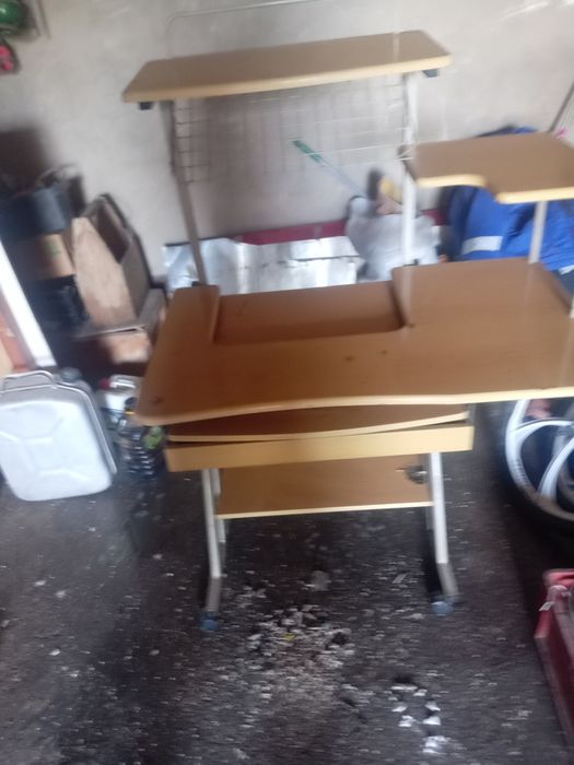 Продам компьютерный стол