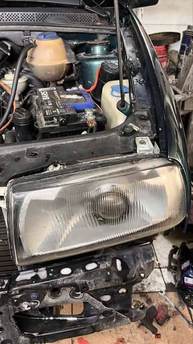 Продам фары фолксваген венто!