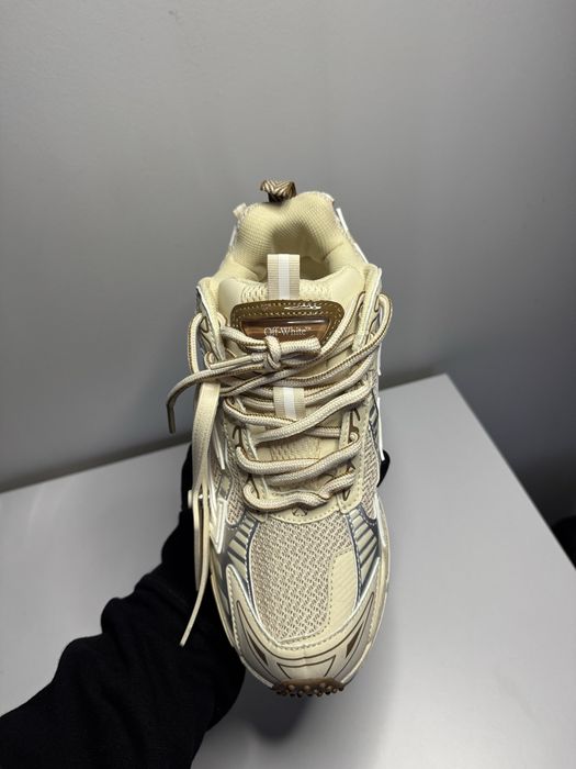 Off White Be Right Back Crem
