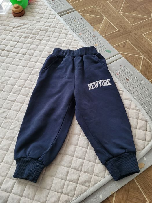 Оддам  даром детские вещи