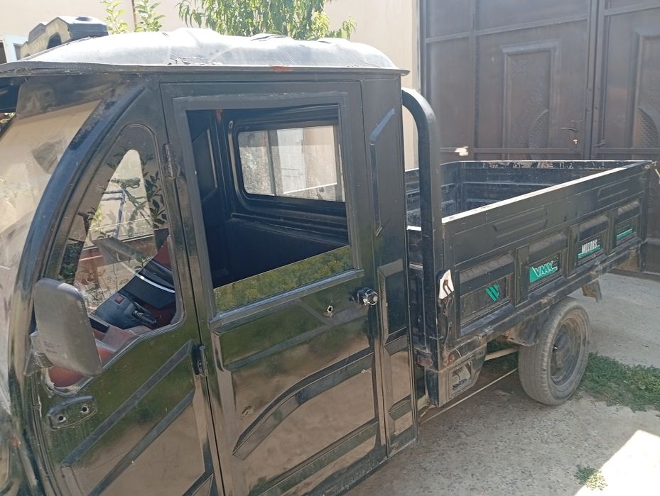 Скуттер 1тонналик кабинкалик