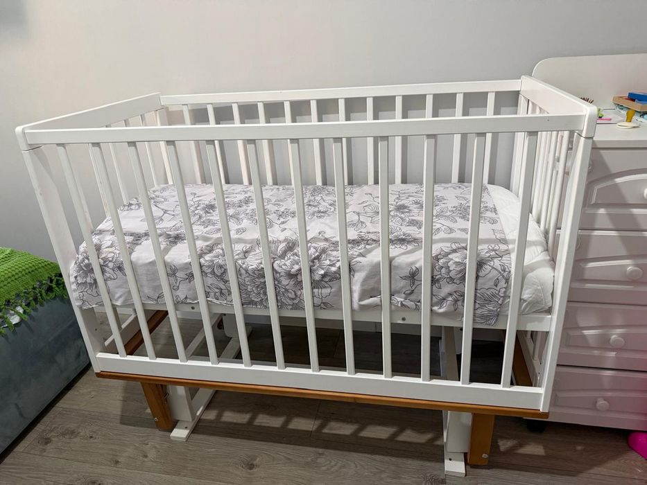 Детскую кроватку продам