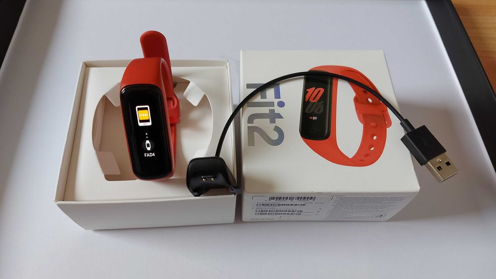 Смарт гривна Samsung Galaxy Fit 2