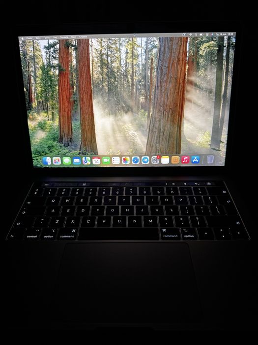 Macbook Pro sotiladi