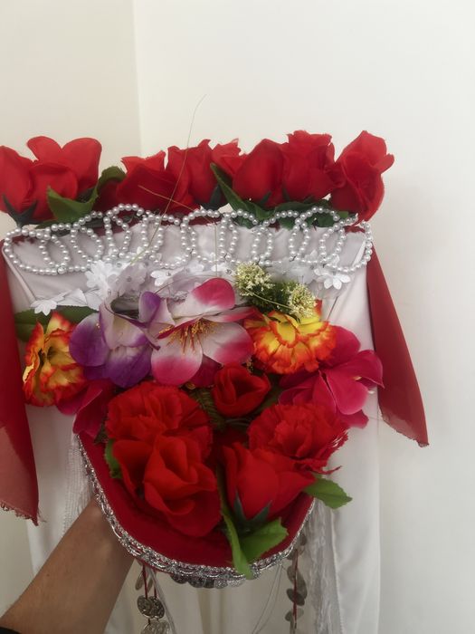 Тракийска шапка с цветя