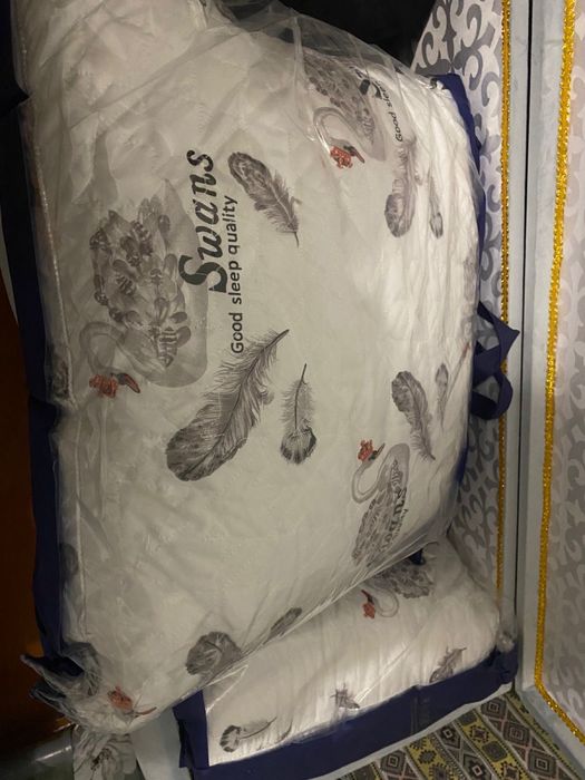 Продам набор сундуков и подушки