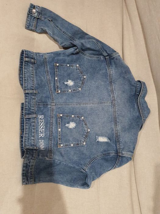 Продам джинсовую куртку для девочек