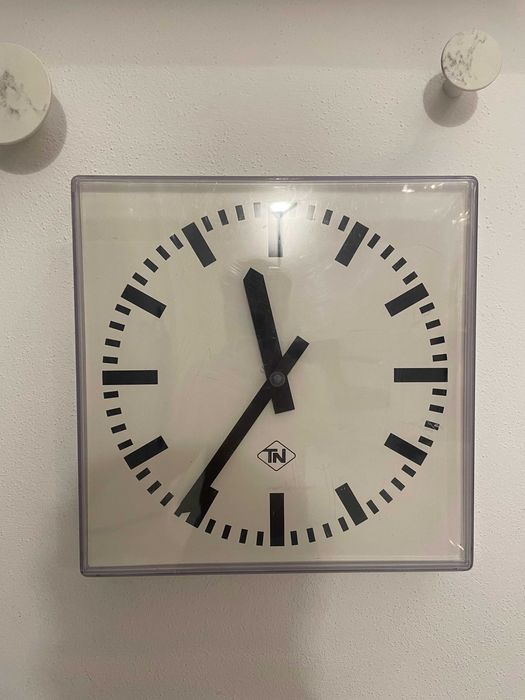 PRAGOTRON ceas industrial gara aeroport stil industiral deco