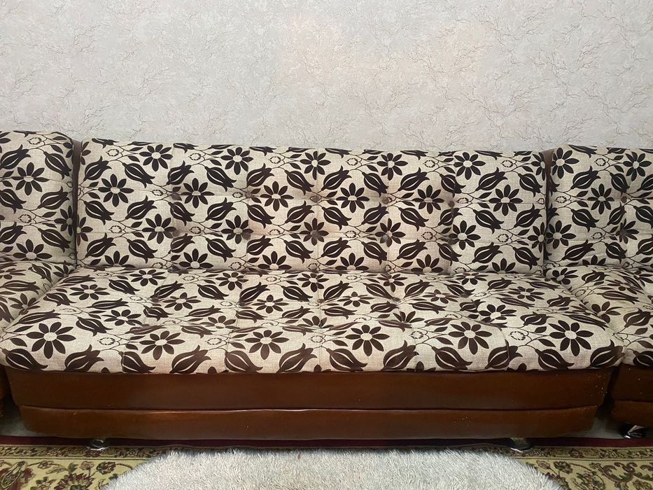 Продам срочно диван и кресла