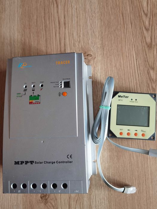 Controler MPPT EPEVER Tracer 4215RN + display MT-50- stare foarte bună