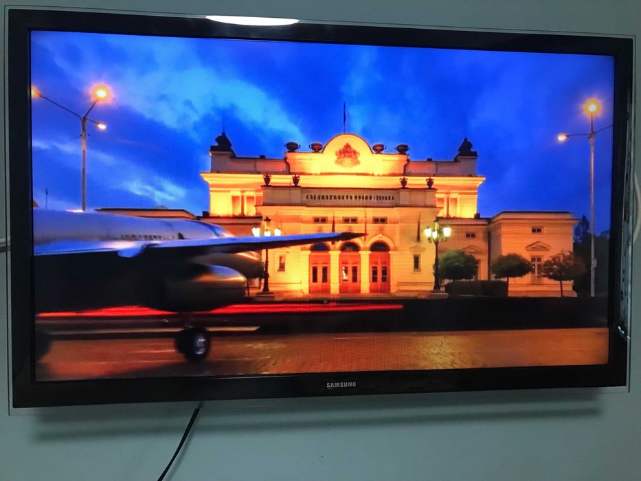 Телевизор САМСУНГ 32 инча  СМАРТ!!!1