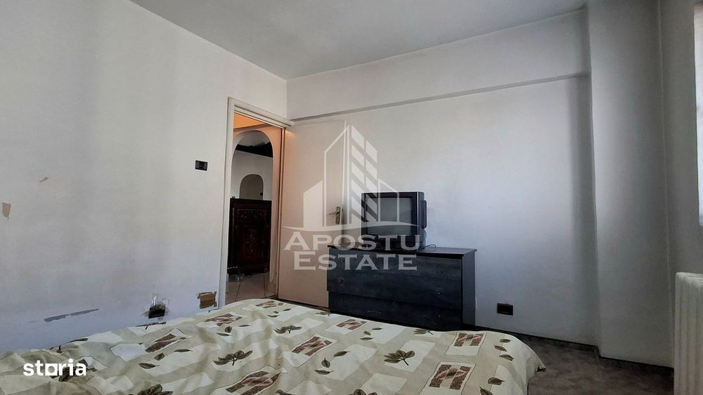 Apartament 4 camere micalaca zona 100