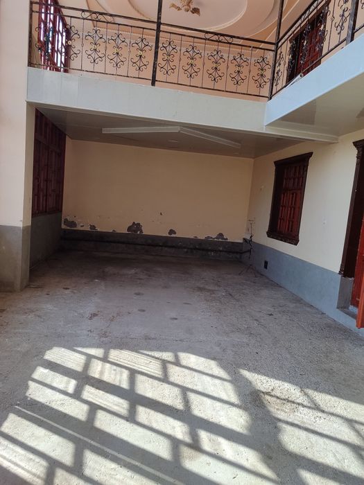 Аренда участка 10 комната под безнес Зангиота!