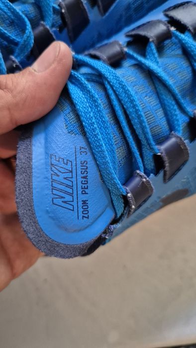 Продам кроссовки nike