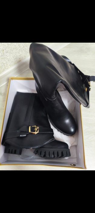Продам ботфорты черные