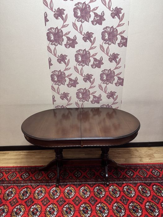 Stol-stul komplekt sotiladi