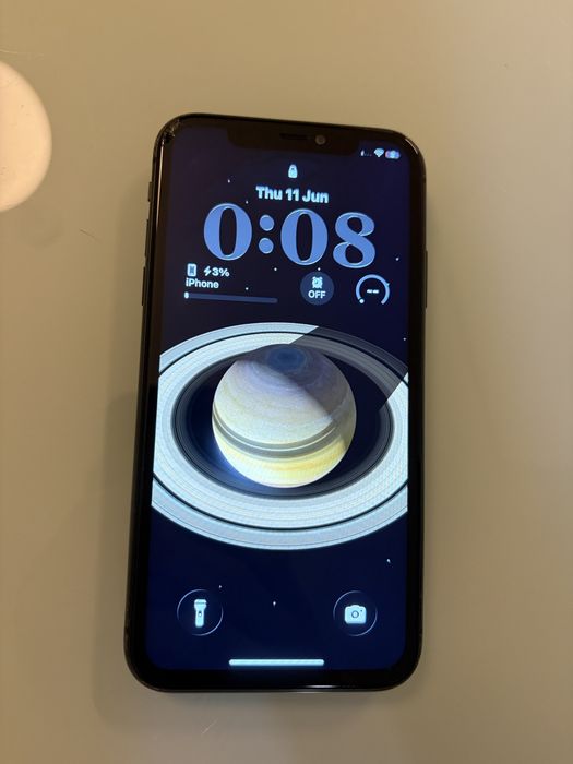 iPhone 11 телефон
