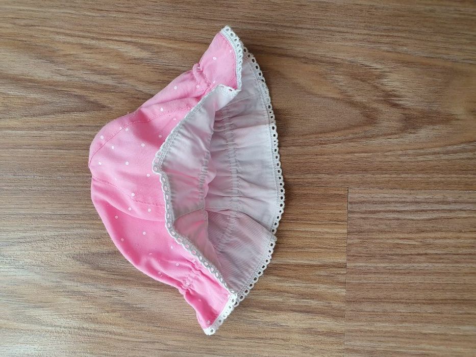 Лот летни шапчици на Mayoral,Okaidi; Benetton и др.