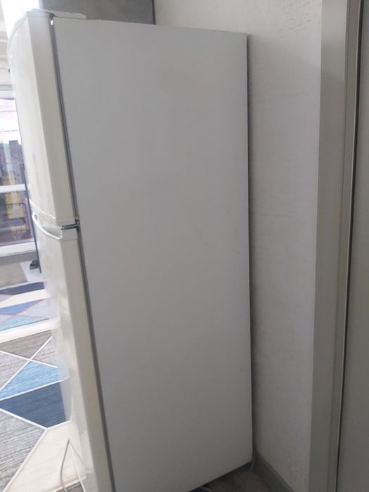 Продам б/у холодильник