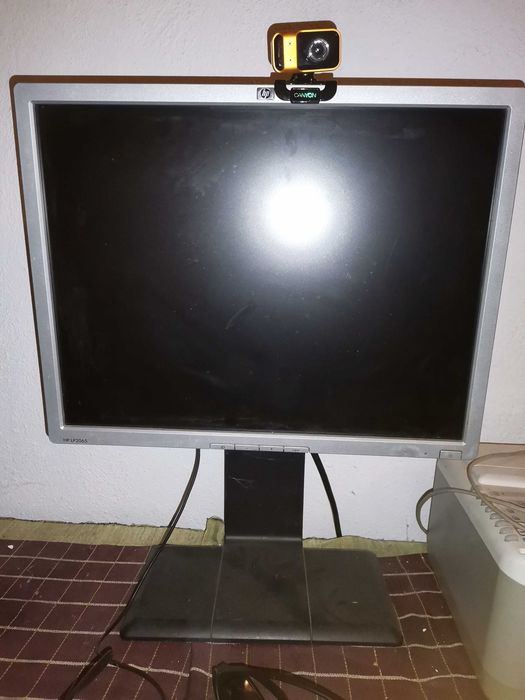 Запазена клавиатура с USB и монитор HP общо за 50 лева