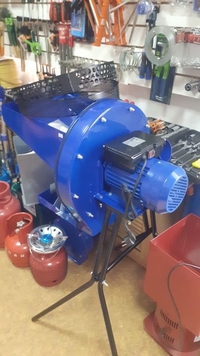 Зернодробилка Зубр Гигант