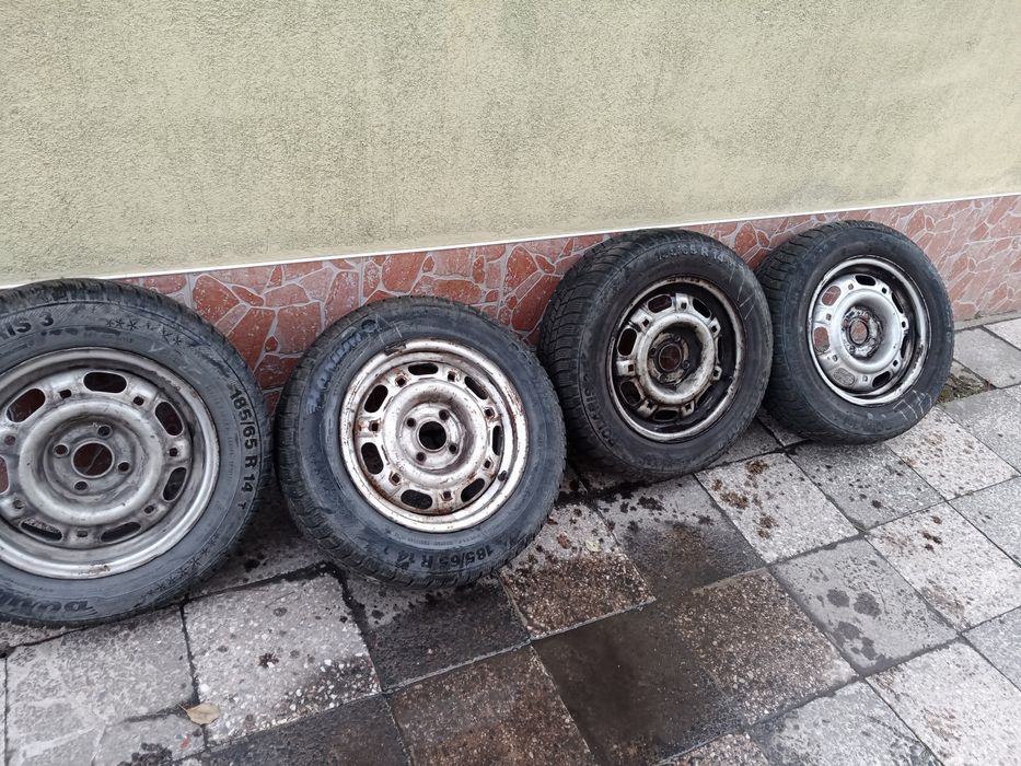 Продавам джанти с зимни гуми за Голф - Пасат 2и 3