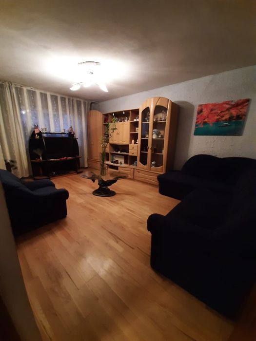 Închiriez apartament 3 camere Brazda