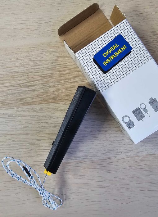 Цифров промишлен термометър със сонда -50 - 1300 'C