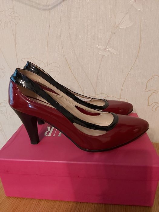 Туфли на каблуке