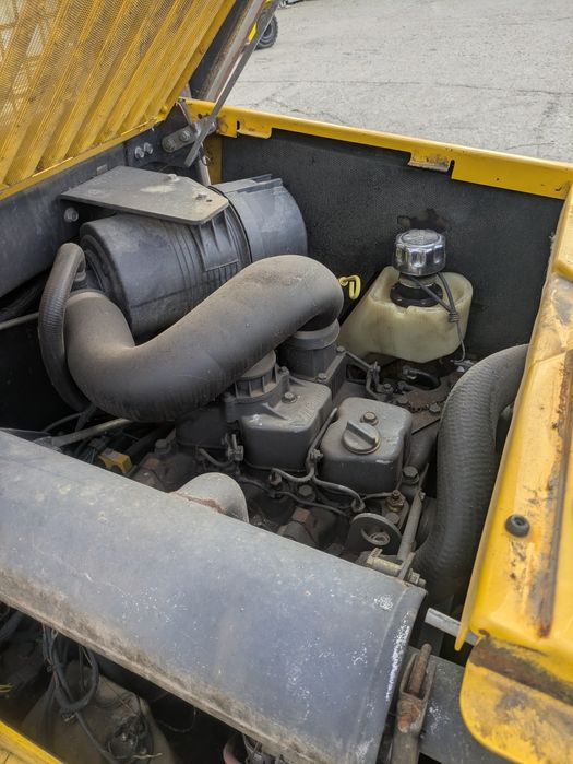 Vând miniincarcator frontal New Holland (Bobcat)