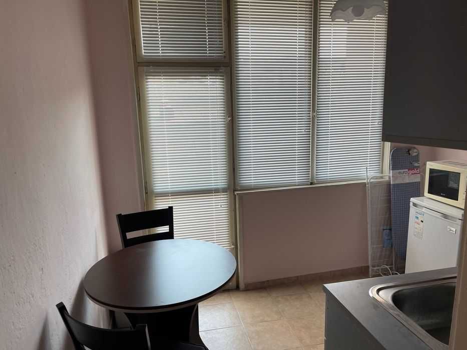 Дава се под наем Едностаен апартамент в Стара Загора, Център - 42 кв.м за 183.6 € - Снимка #2