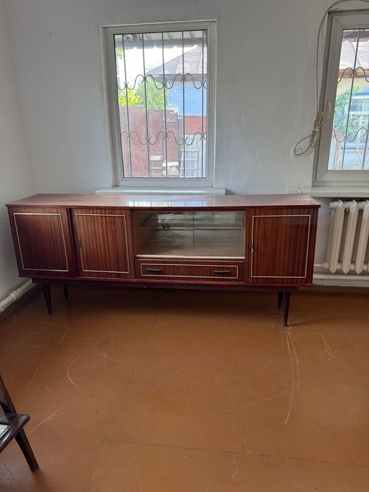 Сервант ретро до реставрации