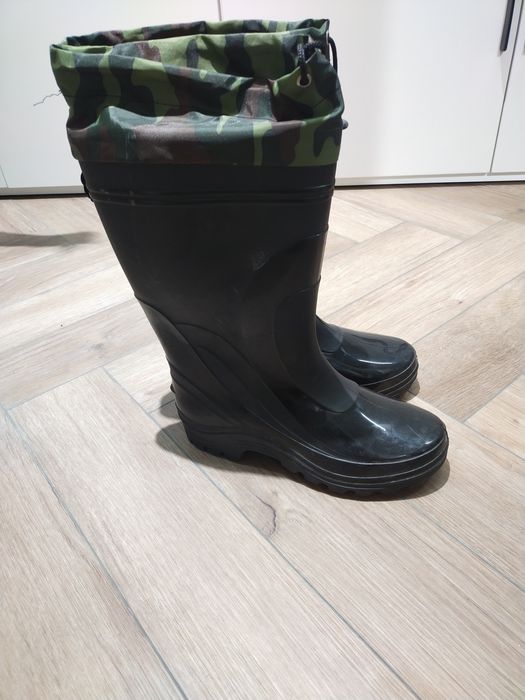 Продам новый  боти