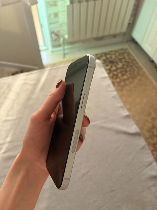 Продам IPhone 15