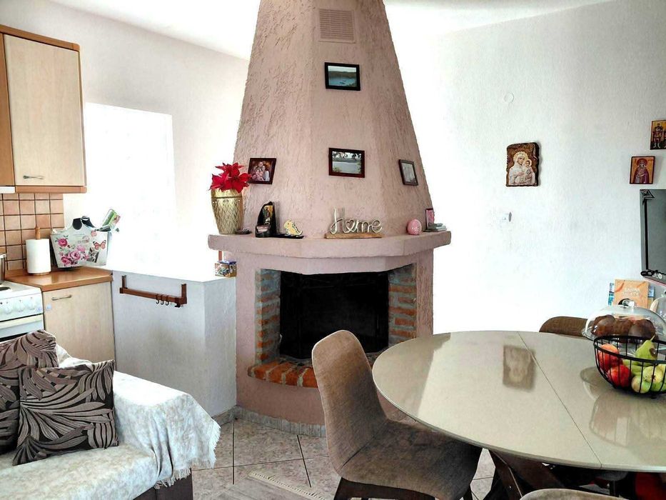 Продава двуетажна къща 92 м2 с двор 400 м2 в Паралия Каряни, Гърция